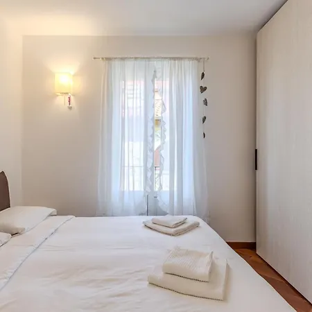 Di Lalla By Interhome Apartament Lierna