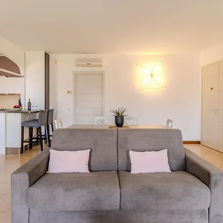 Di Lalla By Interhome Apartament Lierna