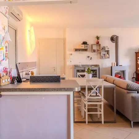 Di Lalla By Interhome