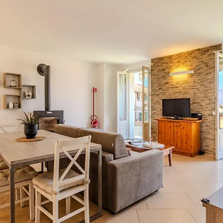 Apartment Di Lalla By Interhome