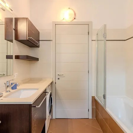 Di Lalla By Interhome